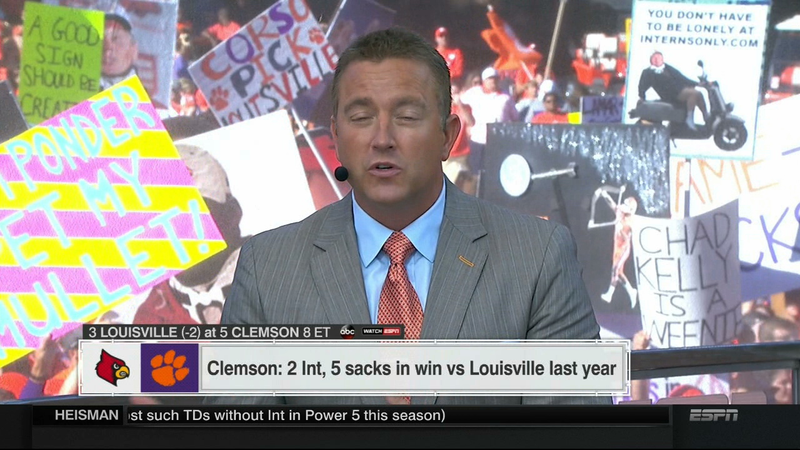 Illustration for article titled Here Is Your Clemson College GameDay Sign Roundup